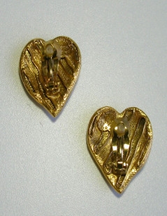 YSL SAINT LAURENT Vintage Heart Clip-on earrings in gilded metal