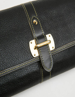 LOUIS VUITTON clutch in black grained leather with saddle stitching