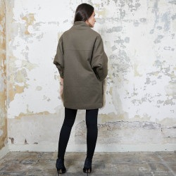 Trench AVA ADORE en toile kaki et poches en renard