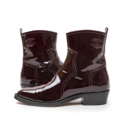 Boots T 37 CHANEL cuir verni lie de vin