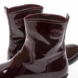 Boots T 37 CHANEL cuir verni lie de vin