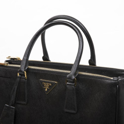 Sac PRADA en cuir Saffiano noir