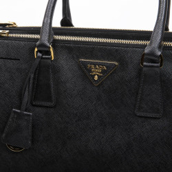 Sac PRADA en cuir Saffiano noir