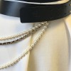 Ceinture CHANEL en cuir marron et perles blanches