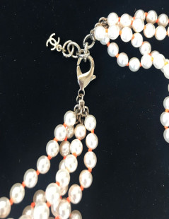 CHANEL necklace with 4 row of pearls and orange molten glass