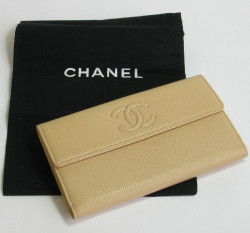 Portefeuille CHANEL en cuir grainé beige