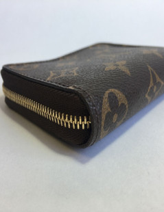  LOUIS VUITTON "Zippy" wallet in brown monogram canvas