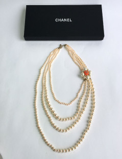 CHANEL necklace with 4 row of pearls and orange molten glass