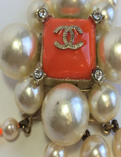 CHANEL necklace with 4 row of pearls and orange molten glass