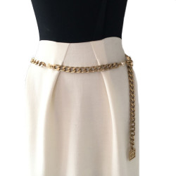 CHANEL vintage Necklace belt in matte gilded metal and pearls