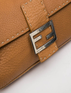 FENDI baguette bag in gold taurillon leather