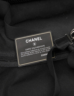 Valise  roulante CHANEL cuir matelassé noir