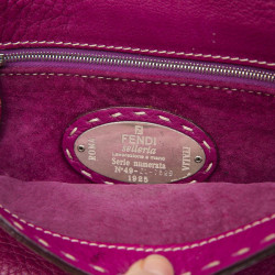 Sac baguette FENDI cuir taurillon fuchsia