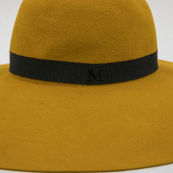 E.S Chapeau TM MAISON MICHEL en feutrine jaune