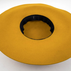 E.S Chapeau TM MAISON MICHEL en feutrine jaune