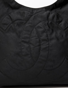 Sac CHANEL en satin duchesse noir