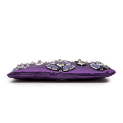 Pochette PRADA en satin duchesse violet et cabochons