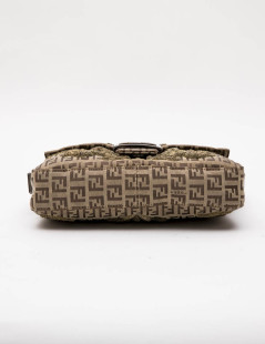 Sac baguette FENDI toile monogram brodé de fils d'or 