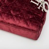 Mini sac Lady D CHRISTIAN DIOR en velours de soie rouge cardinal