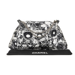 Sac cabas CHANEL en foulard soie 