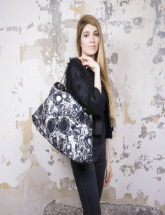 Sac cabas CHANEL en foulard soie 