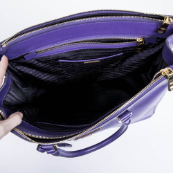 Sac PRADA "Galleria" en cuir Saffiano violet