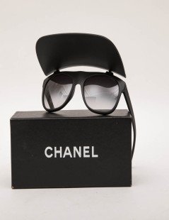 Lunettes de soleil CHANEL noires avec visière