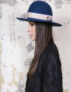 E.S Chapeau TM MAISON MICHEL en feutrine bleue