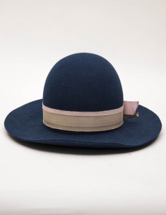 E.S Chapeau TM MAISON MICHEL en feutrine bleue