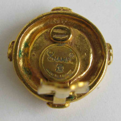 CHANEL Vintage clip-on earrings in gilt metal