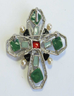 Broche croix marguerite de valois en pâte de verre et perles nacrées