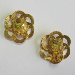 CHANEL Couture Vintage clip-on earrings in gilt metal and pearl