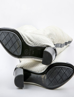 Cuissardes T 37 CHANEL en python blanc