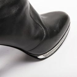 Boots T 39.5 CHANEL cuir d'agneau noir et grille argent palladié