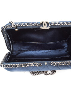 Sac minaudière CHANEL satin de soie bleu nuit