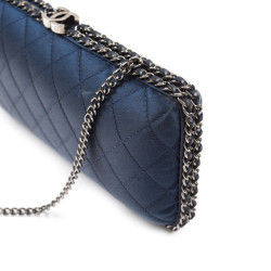 Sac minaudière CHANEL satin de soie bleu nuit