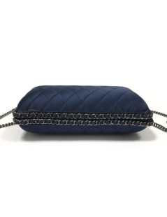 Sac minaudière CHANEL satin de soie bleu nuit