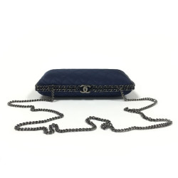 Sac minaudière CHANEL satin de soie bleu nuit