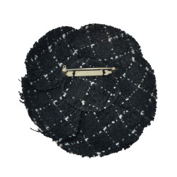 Broche CHANEL camélia tissu noir et blanc