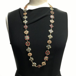 CHANEL long necklace in gold metal andmulticolored molten glass, rhinestones and pearls