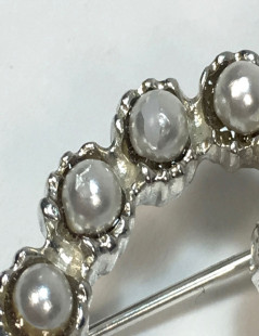 Broche CHANEL perles