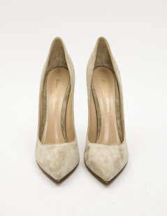 Escarpins T 37 GIANVITO ROSSI veau velours beige clair