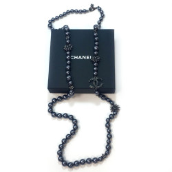 CHANEL beaded necklace in gray pearls