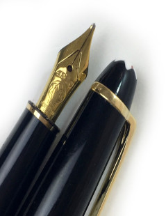 Stylo plume MONTBLANC