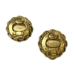 CHANEL vintage clip-on earrings in gilt metal