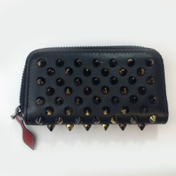 Porte-clés CHRISTIAN LOUBOUTIN clouté en cuir noir