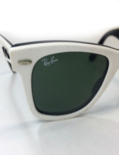 Lunettes de soleil RAY BAN blanches