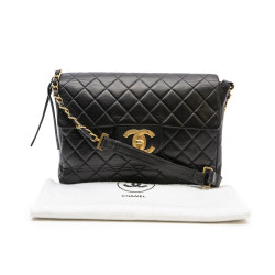 Sac Jumbo CHANEL cuir d'agneau matelassé noir Vintage