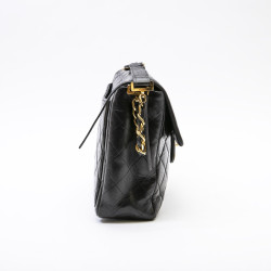 CHANEL vintage jumbo bag in black quilted leather