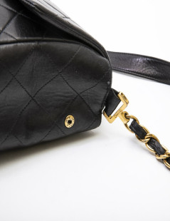 CHANEL vintage jumbo bag in black quilted leather